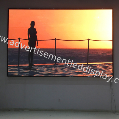 صفحه نمایش حرفه ای LED داخلی 1R1G1B با نظارت و کنترل از راه دور