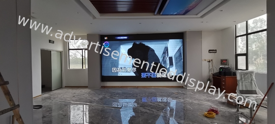سیستم کنترل پیشرفته صفحه نمایش تبلیغاتی ال ای دی 92x192mm کابینت آهن برای مدیریت آسان